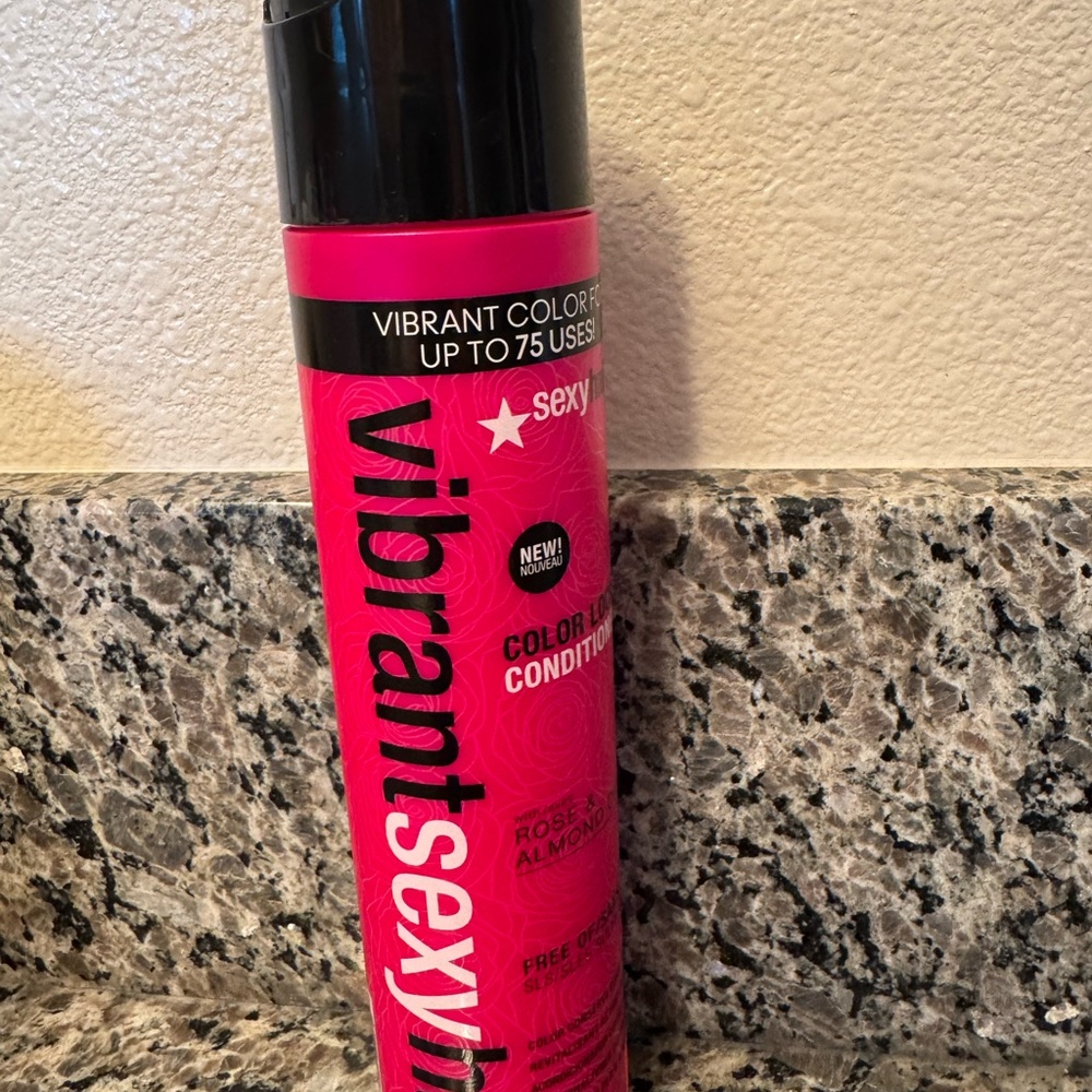 New Big Sexy Hair Vibrant Color Lock Conditioner